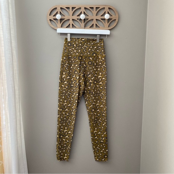 aerie Goals Leopard Seamless Ribbed 7/8 Hi-Rise Leggings Green/Black Sz … - Picture 1 of 8